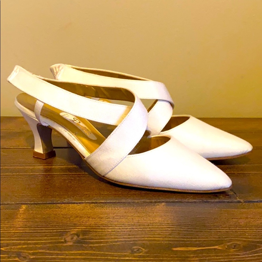 Dyeables white dress shoes